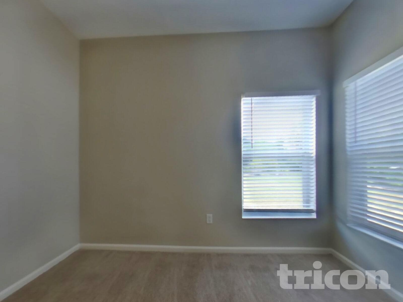 Building Photo - 4903 Cedar Oak Way