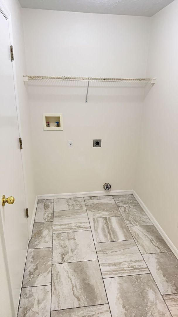 Building Photo - Come see this beautiful 3 bedroom, 2 bath, 2 car garage home for rent near Citrus Park Mall!