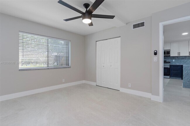 Building Photo - 193 Lakeview Dr