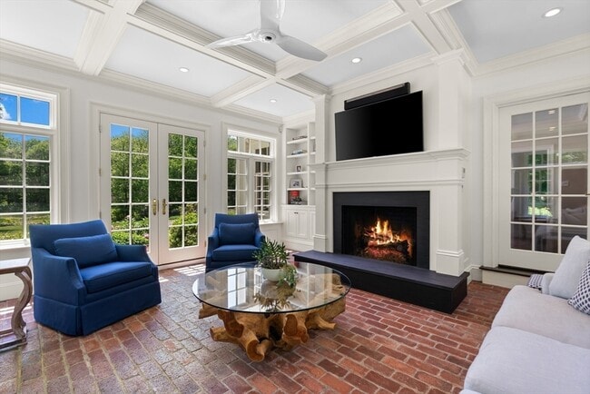Building Photo - 26 Longmeadow Dr