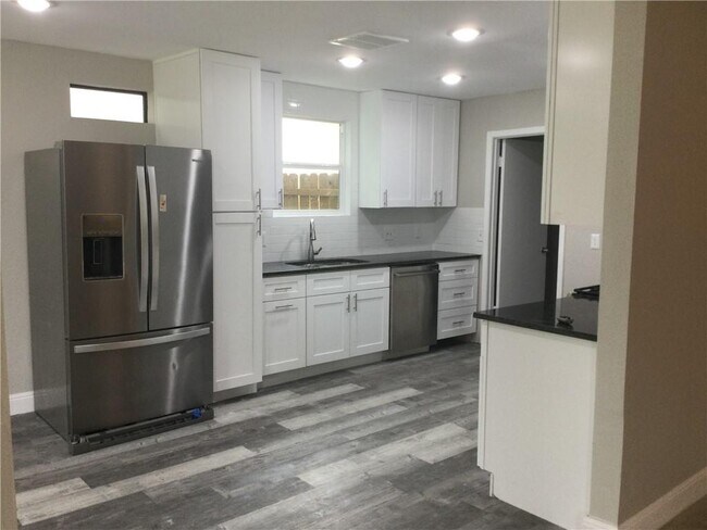Building Photo - 11201 Amethyst Trail