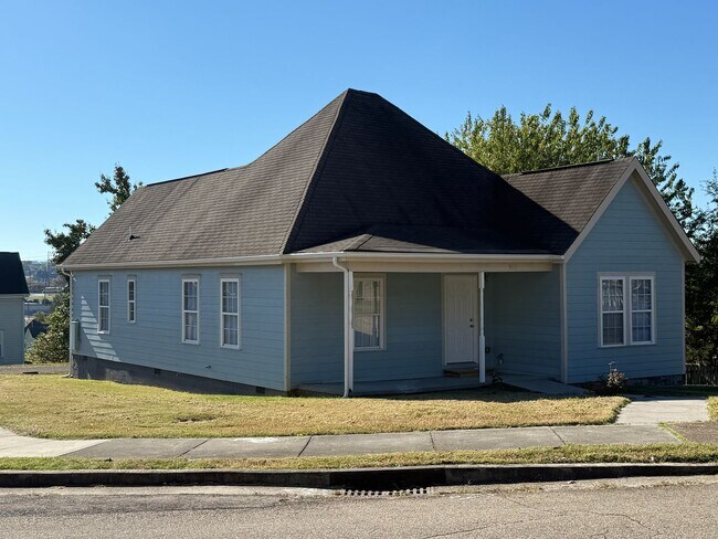 Building Photo - 900 Knoxville College Dr