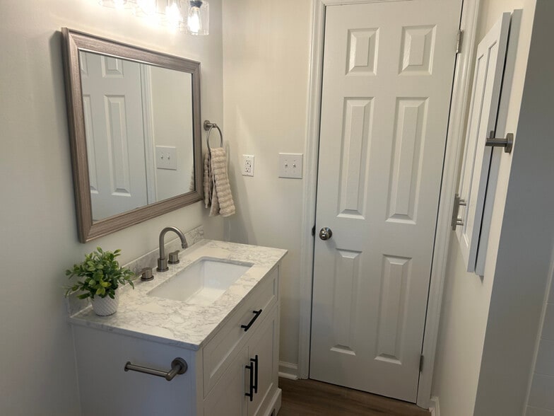 Building Photo - 1508 Parks Village Rd