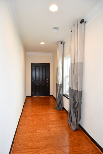 Building Photo - 4230 Winding Waters Terrace