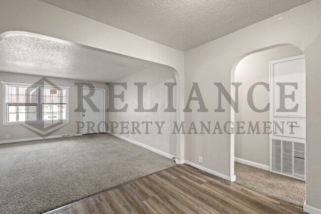 Building Photo - 1125 W 16th St N