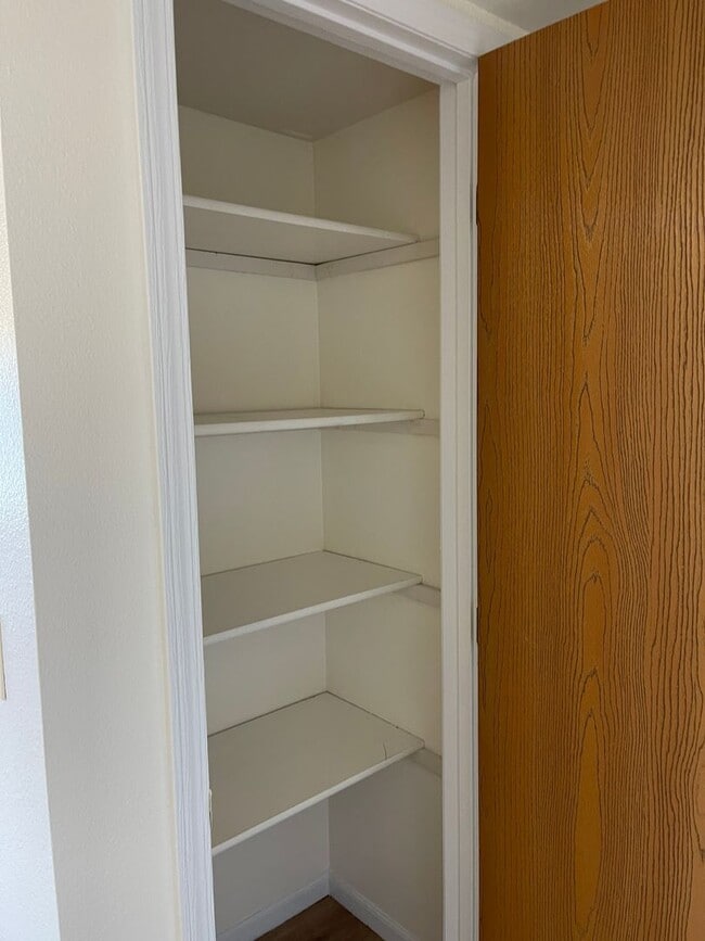 Building Photo - 16830 Huntington Ln