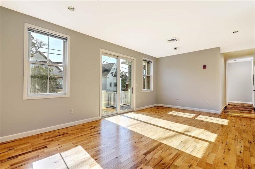 Building Photo - 400 Hope St