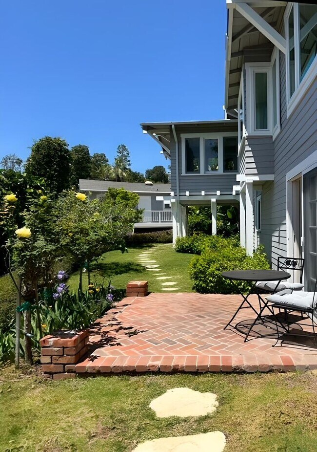 Building Photo - 1229 Ozeta Terrace