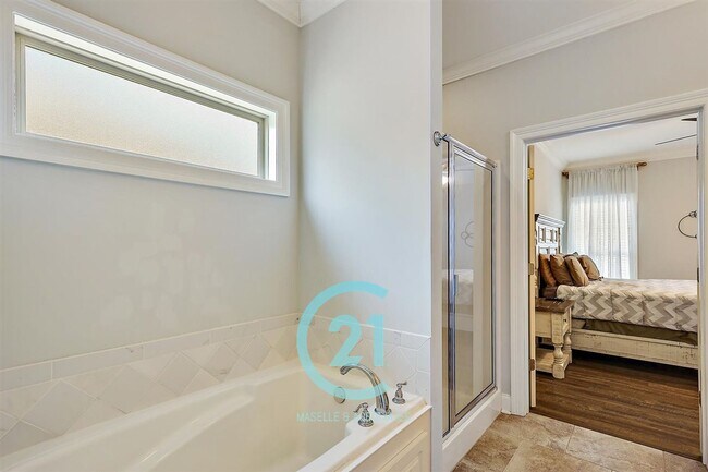 Building Photo - Beautiful 4 bedroom, 2 bathroom house in B...