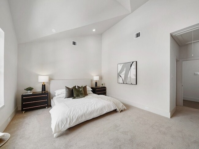 Building Photo - 859 Rachel St