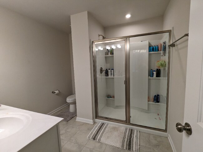 Building Photo - 561 Becks Pl