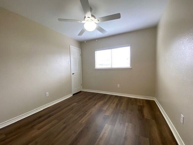 Building Photo - UPDATED AND AFFORDABLE SOUTHSIDE HOME ...W...