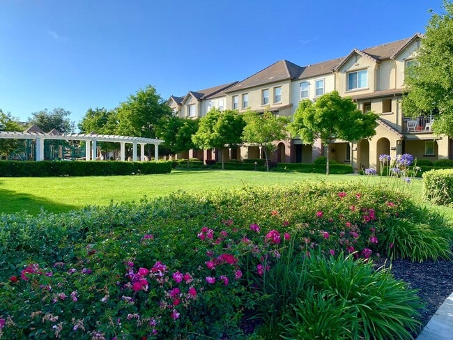 Building Photo - Perfect Shape Large 3 Story Single Family ...