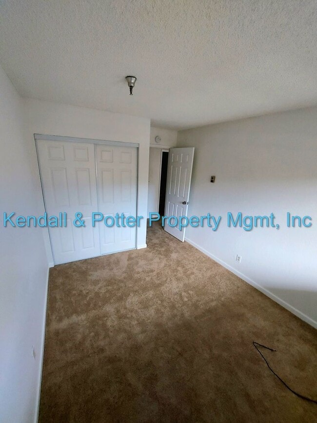 Building Photo - Large Updated 2 Bedroom Condo In Watsonville!