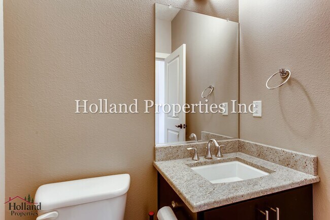 Building Photo - 7903 NE Rockne Way