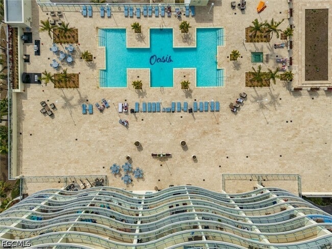 Building Photo - 3000 Oasis Grand Blvd