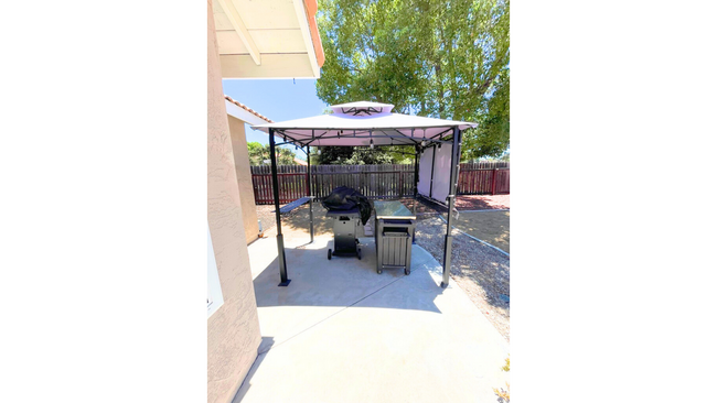Building Photo - Single-Level Temecula Retreat | 4 Beds, 2 ...