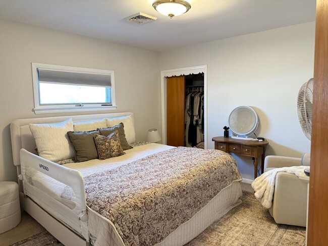 Building Photo - Charming 2 Bedroom Home in Prime Lititz Location - Attached Garage & Large Unfinished Basement