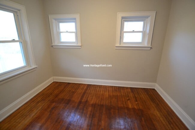 Building Photo - Recently updated 2 bedroom home Close to Mt. Echo park