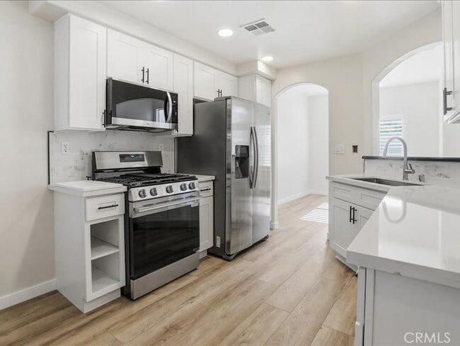 Building Photo - 356 Carrione Ct