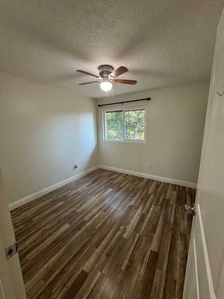 Building Photo - 3603 W Park Balboa Ave