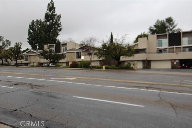 Building Photo - 1137 Rosecrans Ave