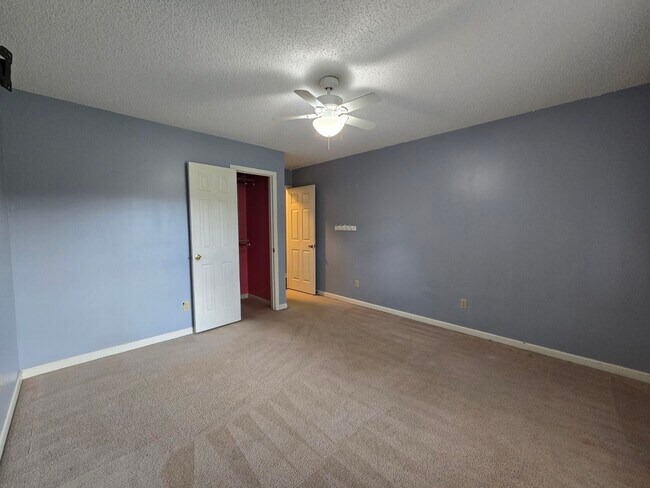 Building Photo - 2660 Nicholson Dr