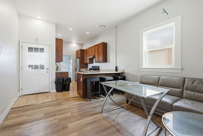 Building Photo - 2535 Filbert St