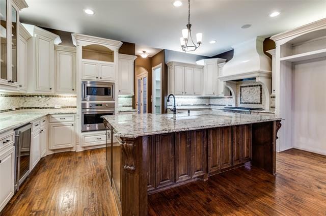 Building Photo - 707 Chateaus Dr