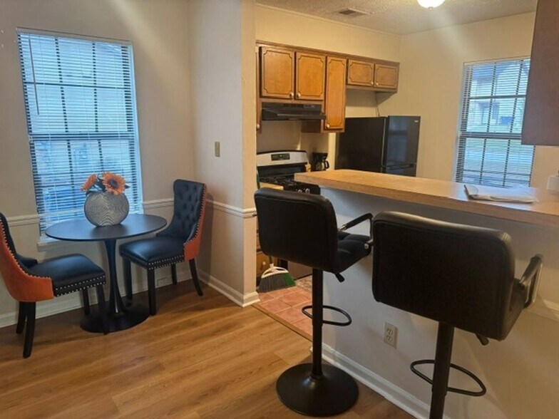Building Photo - 8263 Canyon Forge Dr