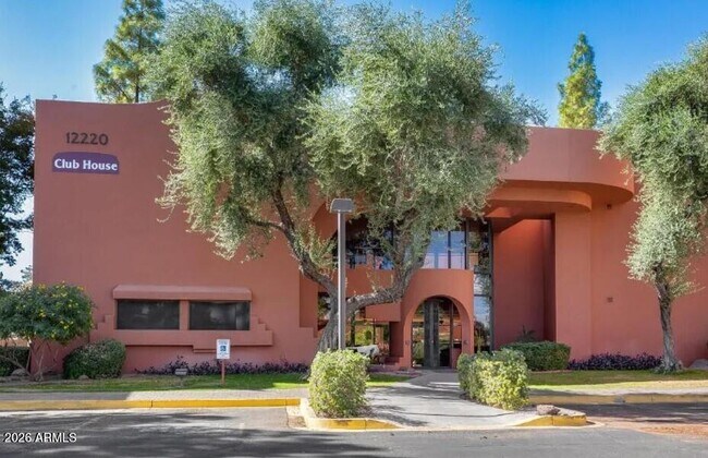 Building Photo - 4303 E Cactus Rd