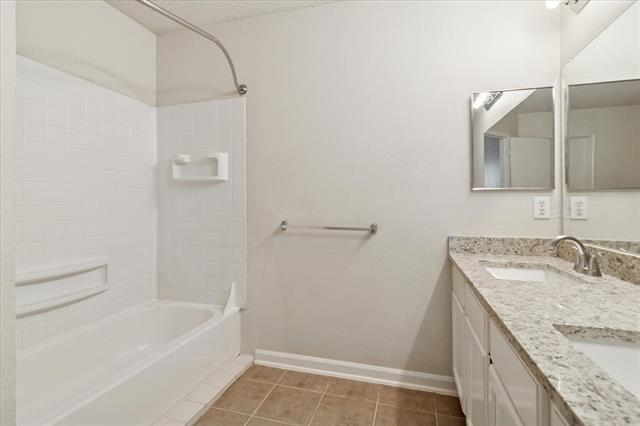 Building Photo - 2309 Maple Dr