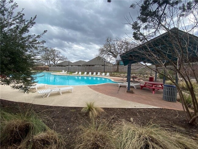 Building Photo - 2009 Alyssas Dr