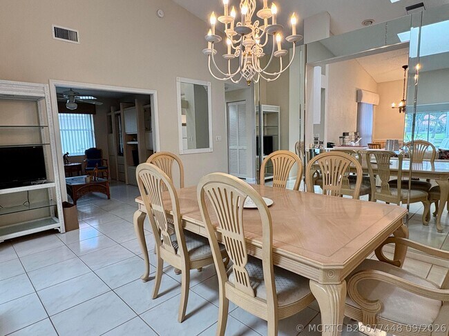 Building Photo - 7702 Majestic Palm Dr