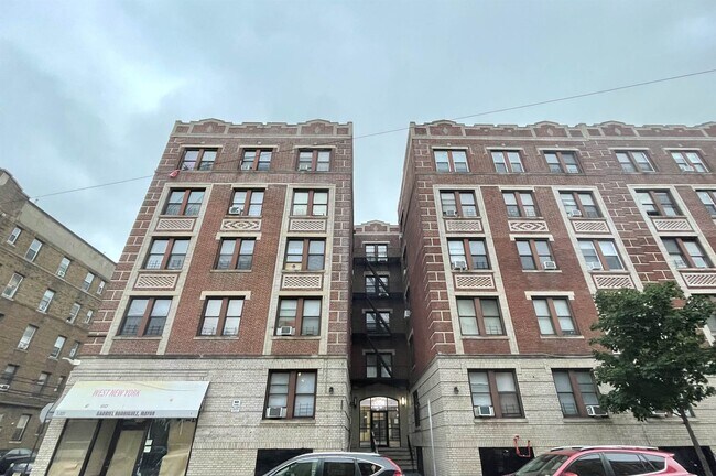 Building Photo - 5301 Palisade Ave