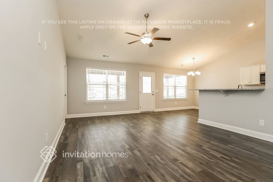 Building Photo - 273 Green Hills Dr
