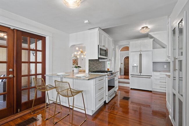 Building Photo - 727 Claremore Dr