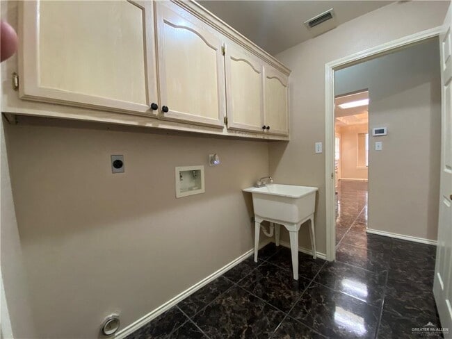 Building Photo - 44 Paseo Encantado