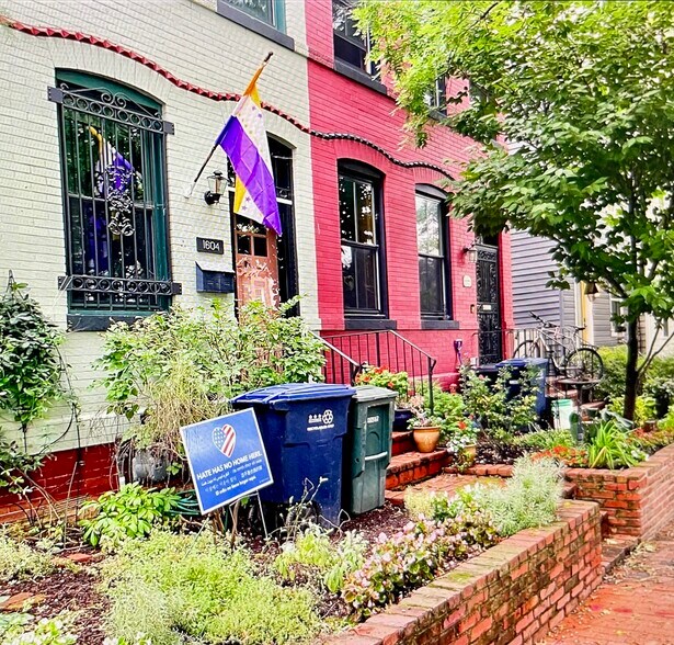 Building Photo - 1602 E St SE