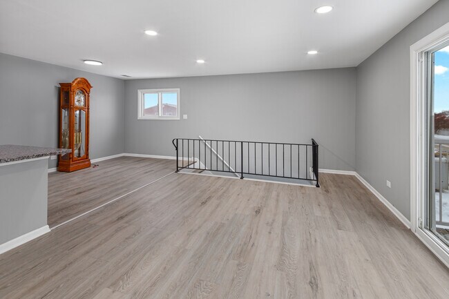 Building Photo - 7968 163rd Ct
