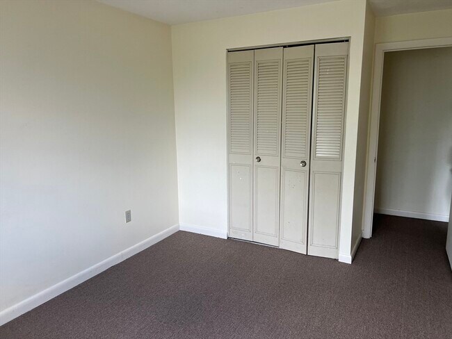 Building Photo - 900 Governors Dr