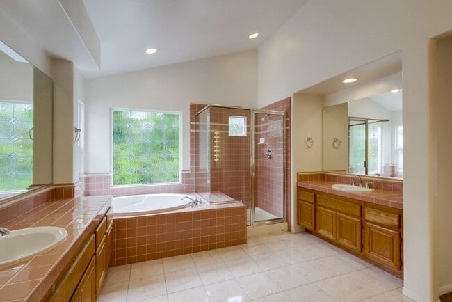 Building Photo - Westport @ Stonecrest