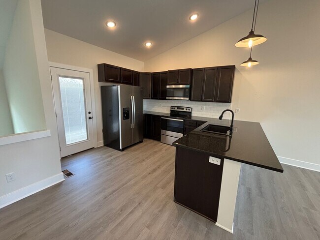 Building Photo - 5249/51 Chase