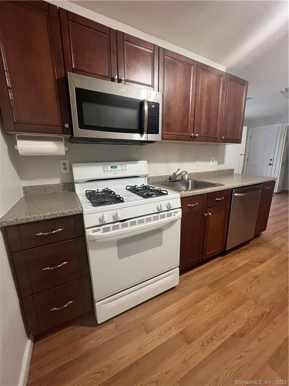 Building Photo - 37 Jetland Pl