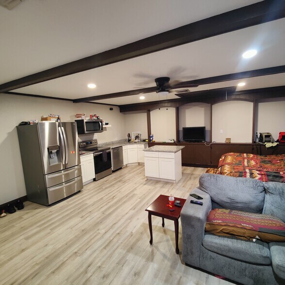 Building Photo - 9720 Sandpiper St