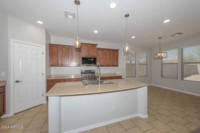 Building Photo - 31098 N 137th Ave
