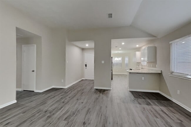 Building Photo - 18131 Gravenhurst Ln