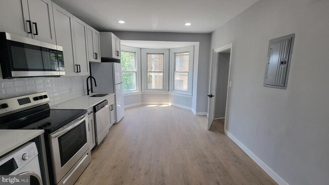Building Photo - 4663 Umbria St