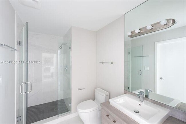 Building Photo - 400 Sunny Isles Blvd