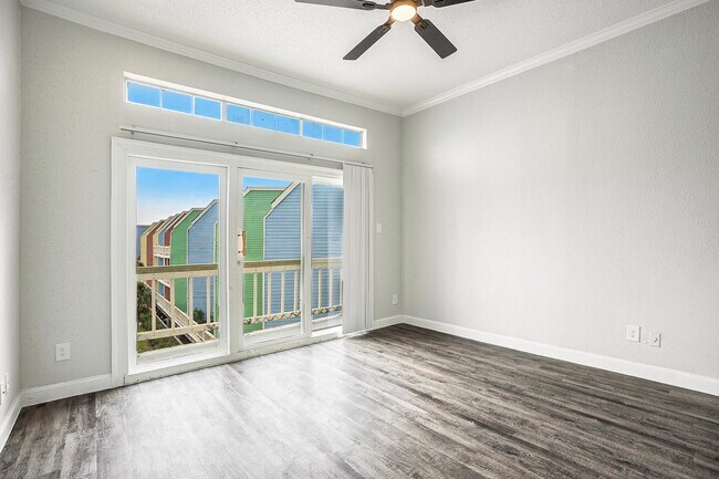 Primary Photo - 7820 Seawall Blvd